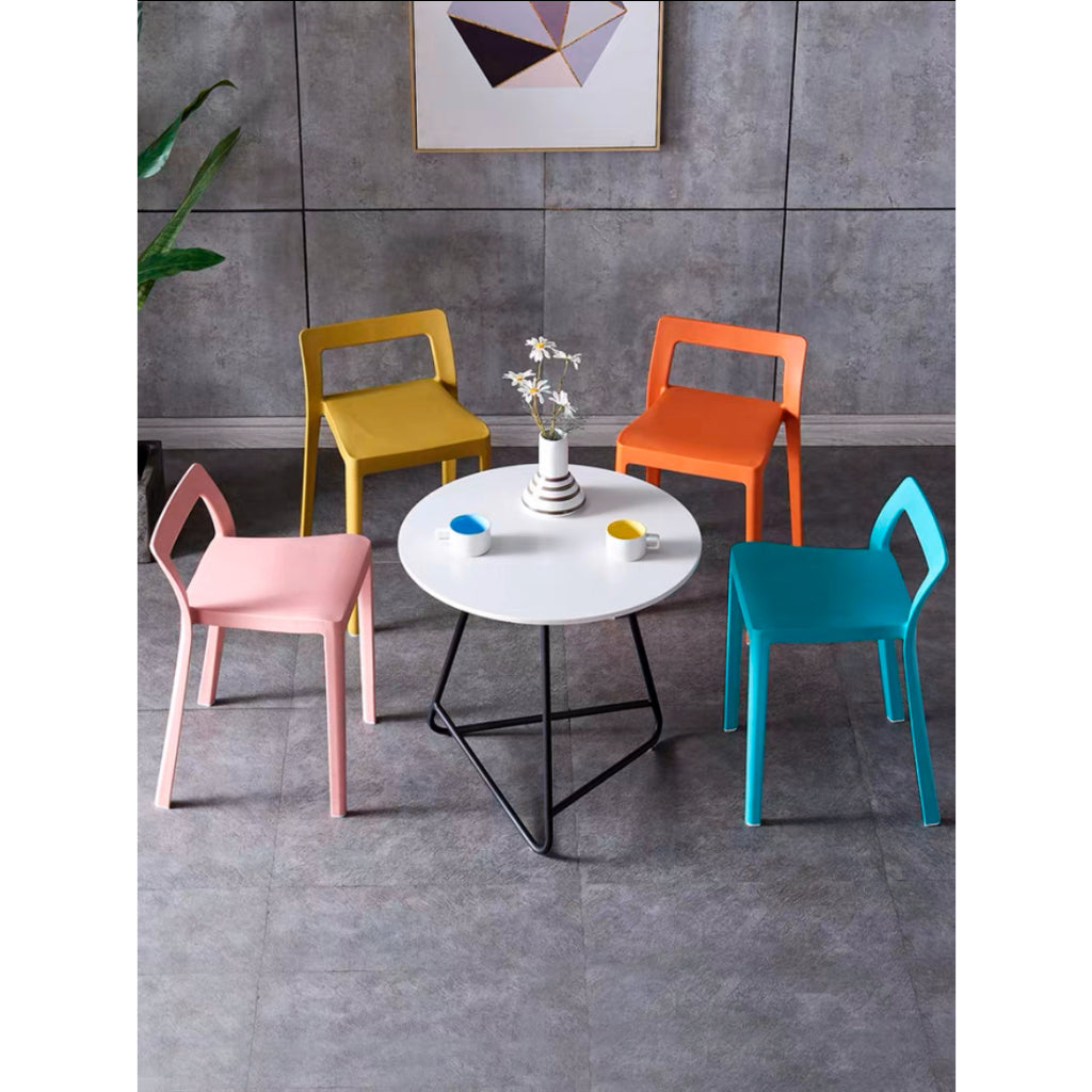 Nordic Living Room Restaurant Cafe Armchair Plastic Dining Chair